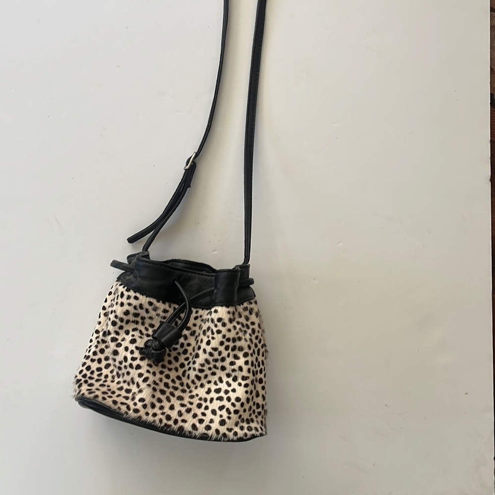 Brandy Melville cheetah / leopard print bucket bag